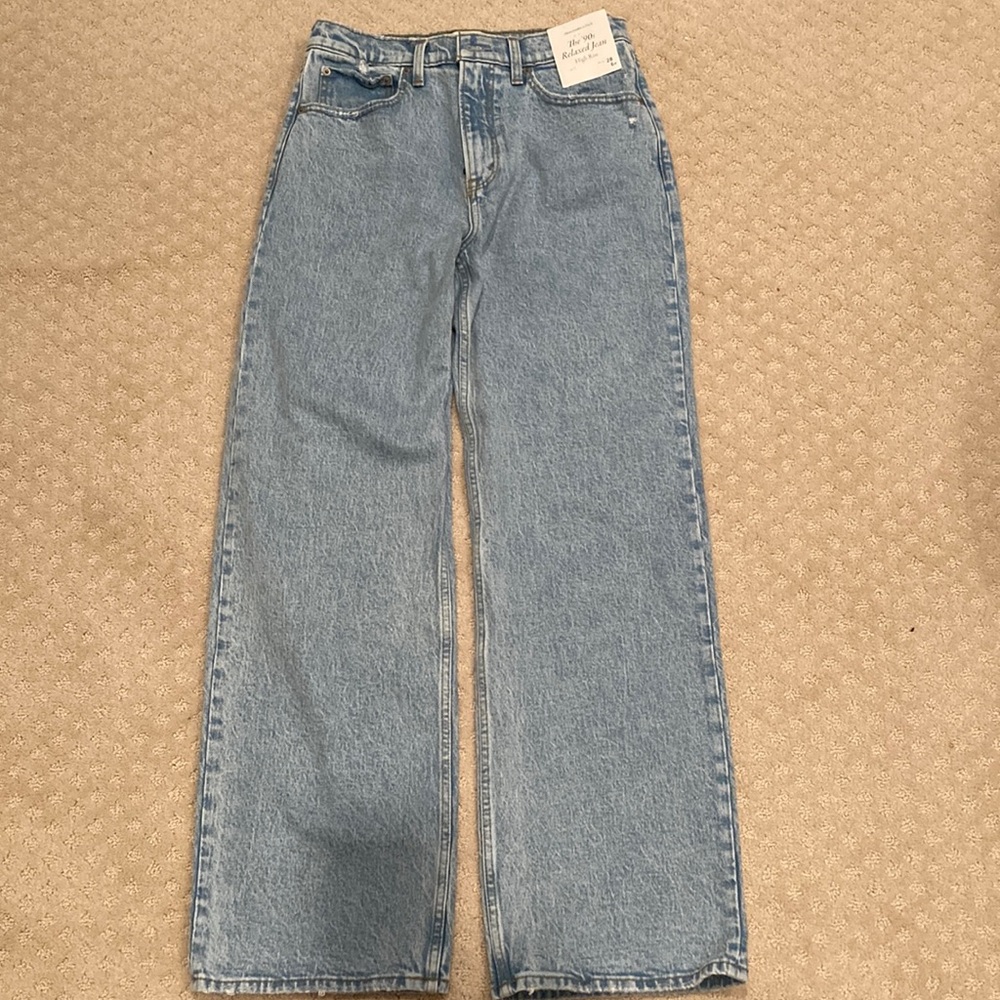 Abercrombie & Fitch 90s Relaxed Jean High Rise